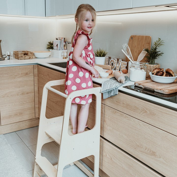 Montessori pagalbininko bokštelis su pakopėle