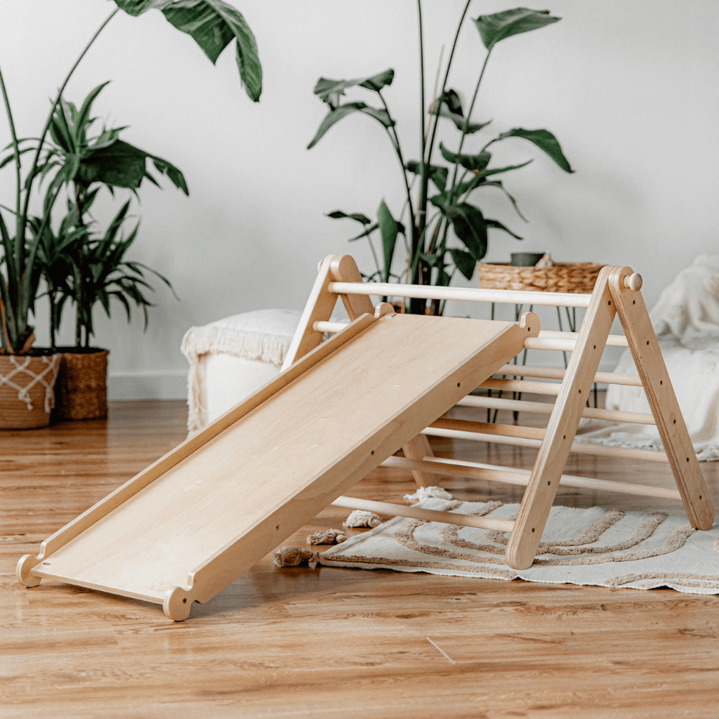 SIPITRI® dviejų segmentų trikampė laipynė su čiuožimo ir laipiojimo rampa