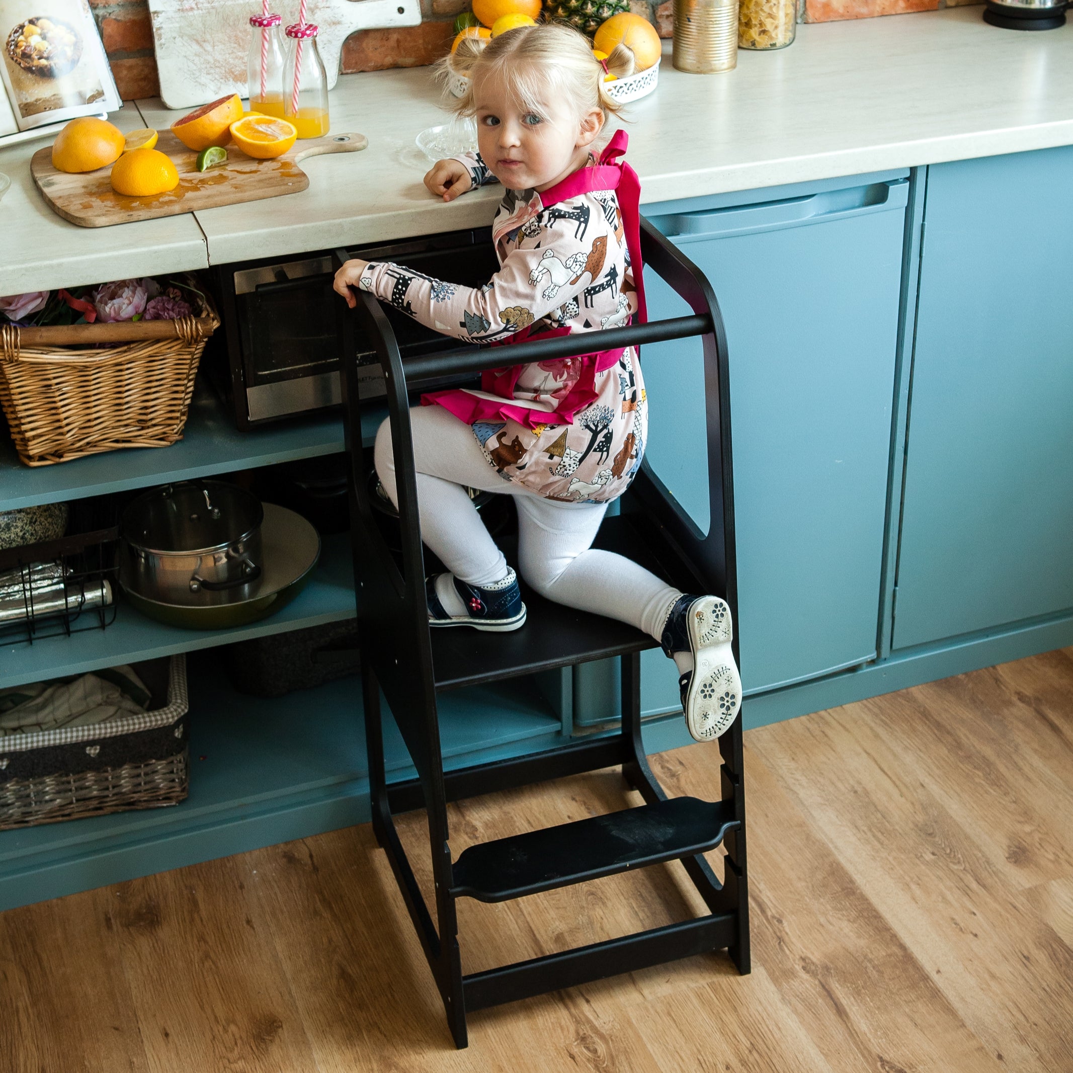 Montessori pagalbininko bokštelis su pakopėle