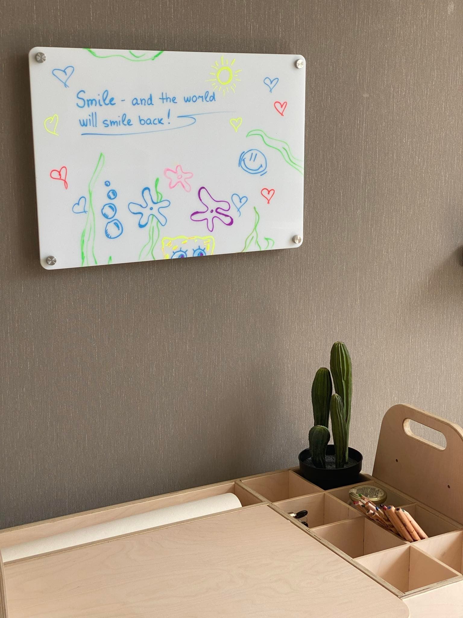 LUULA akrilinė baltoji lenta Montessori stiliaus ugdymui