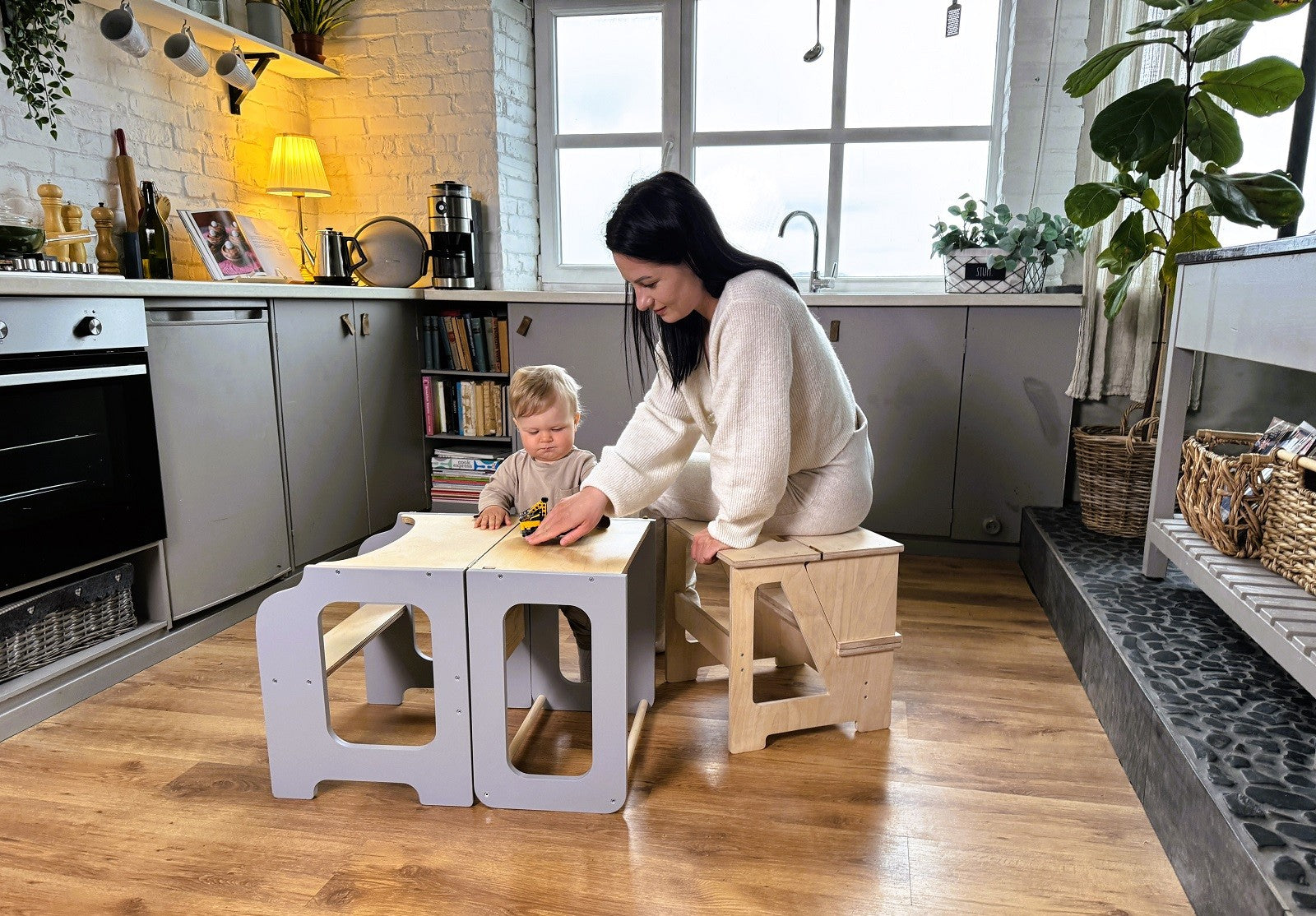 Sulankstoma sėdynė ir laipiojimo pagalbininkas