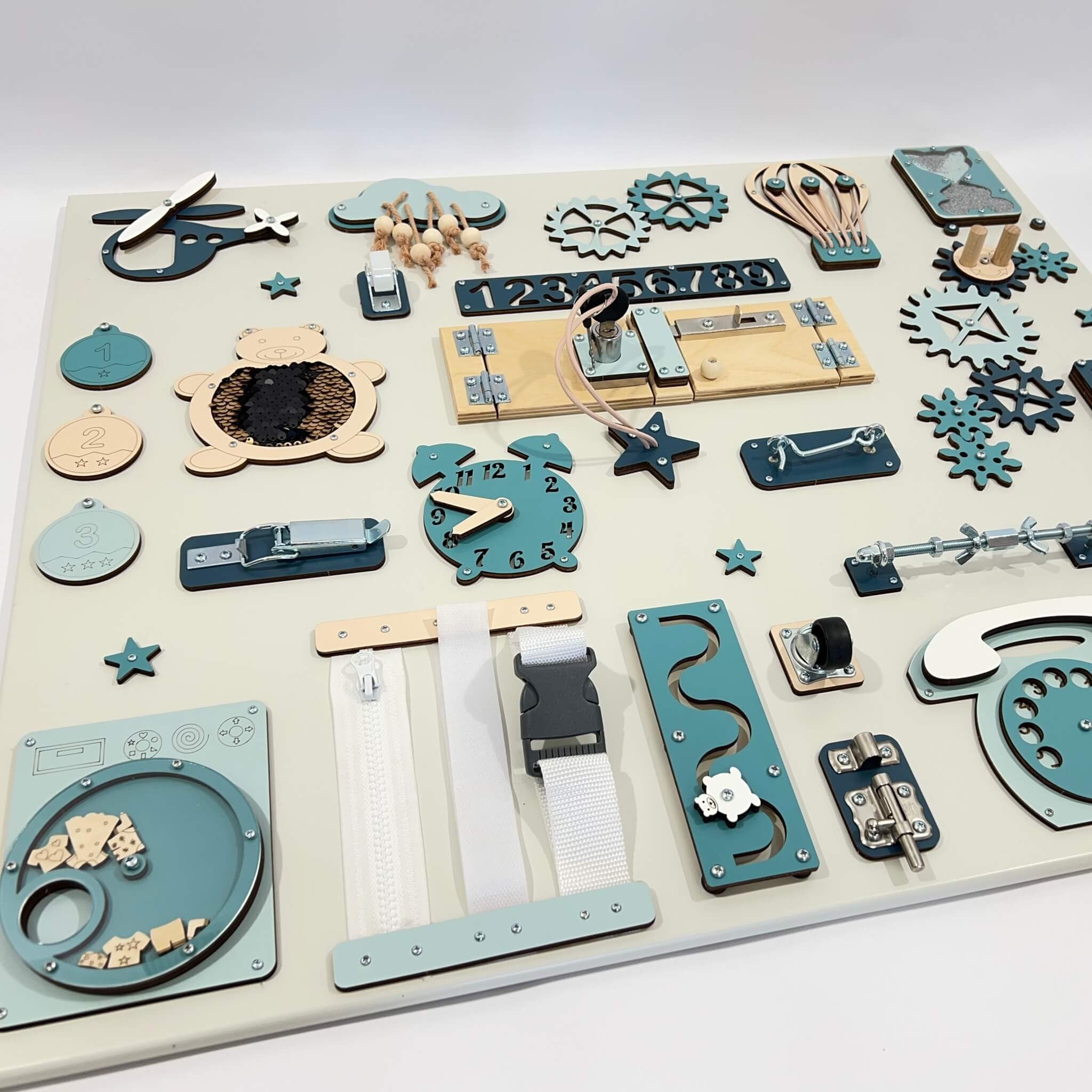 Didelė Montessori veiklos lenta ugdymui, 60 × 70 cm