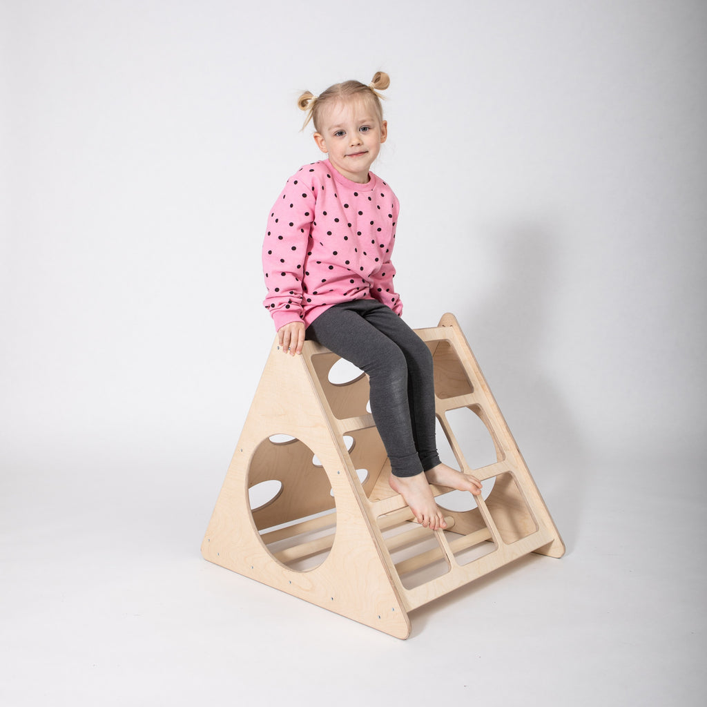 Montessori trijų kampų laipynė