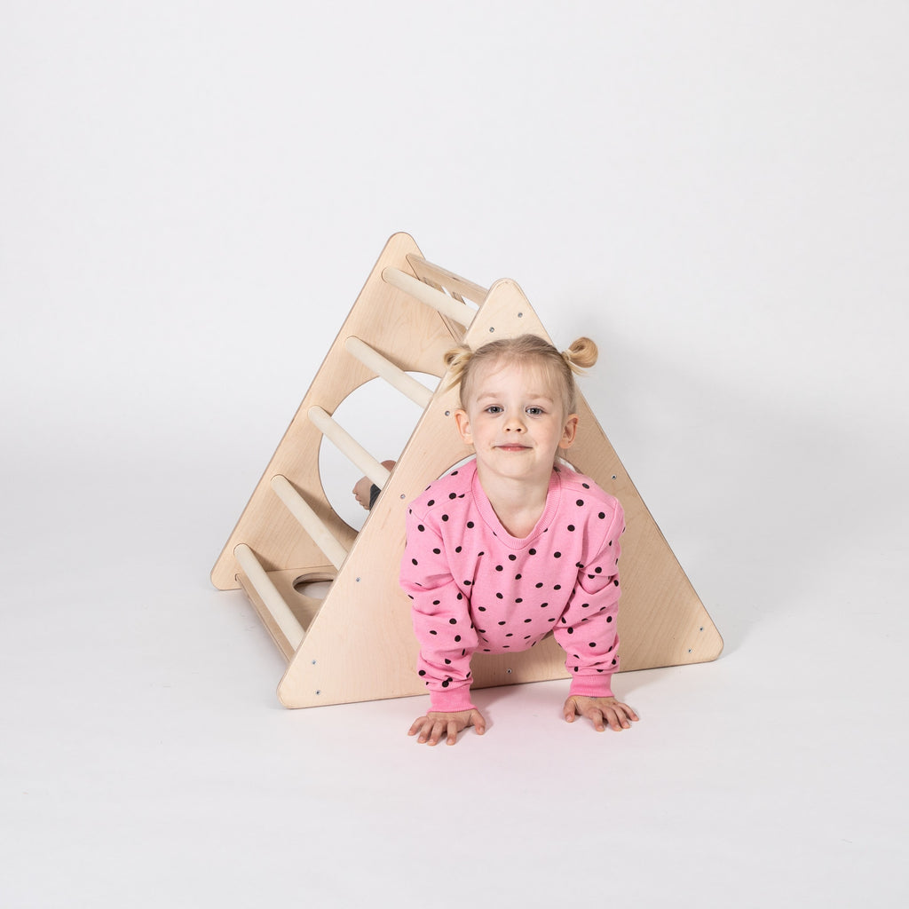 Montessori trijų kampų laipynė