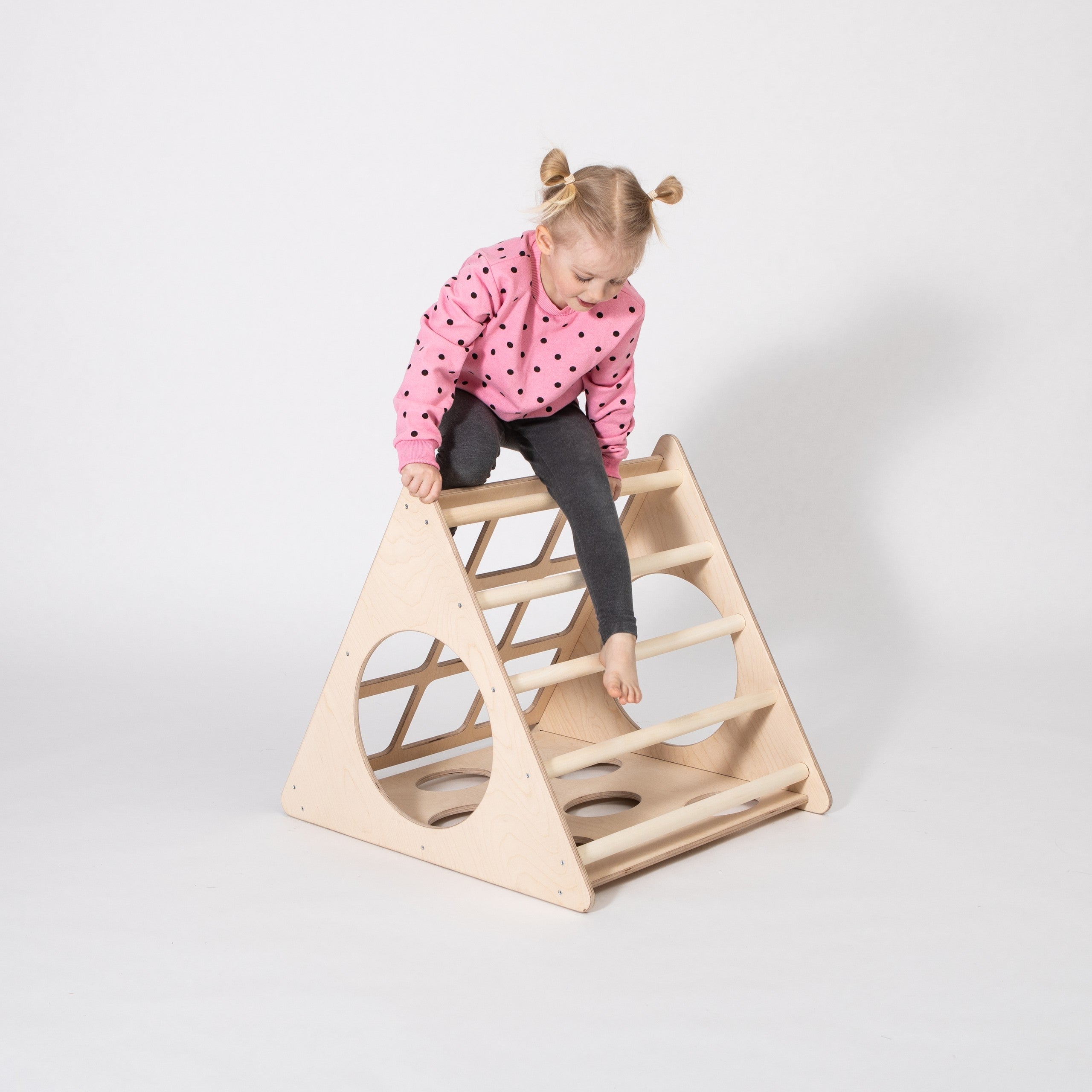 Montessori trijų kampų laipynė