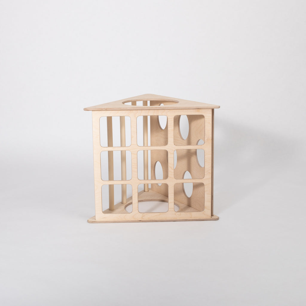 Montessori trijų kampų laipynė
