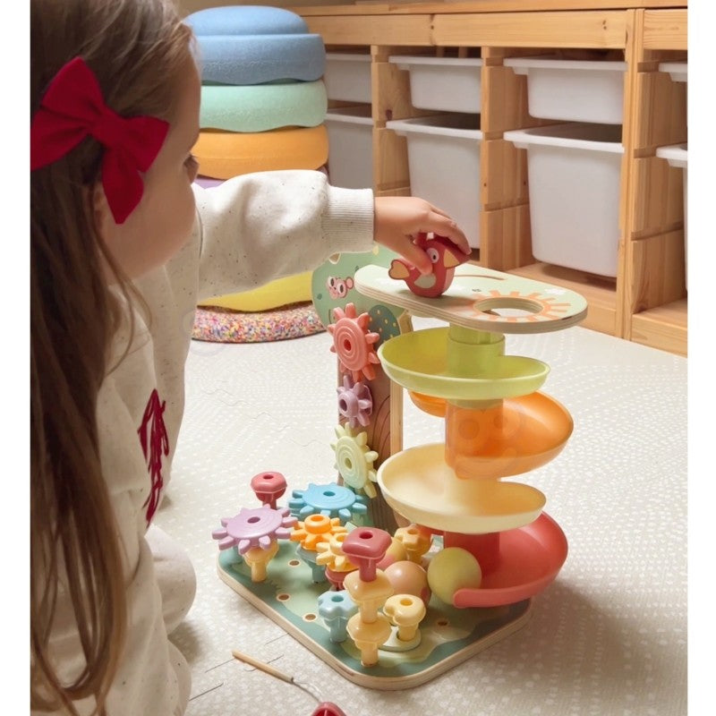 Montessori 4 viename veiklos medis | medinis žaidimų centras vaikams