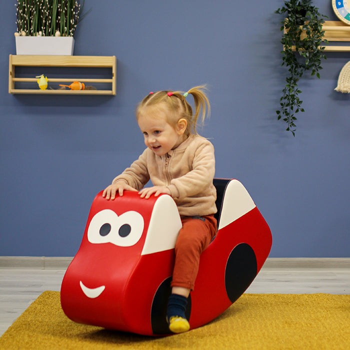 Minkštas paspiriamasis žaislas „Automobilis“, raudonas