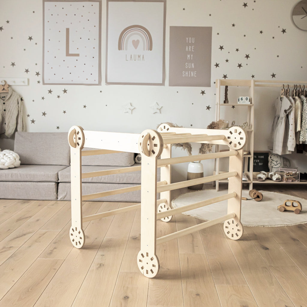 Transformuojama Montessori laipynė