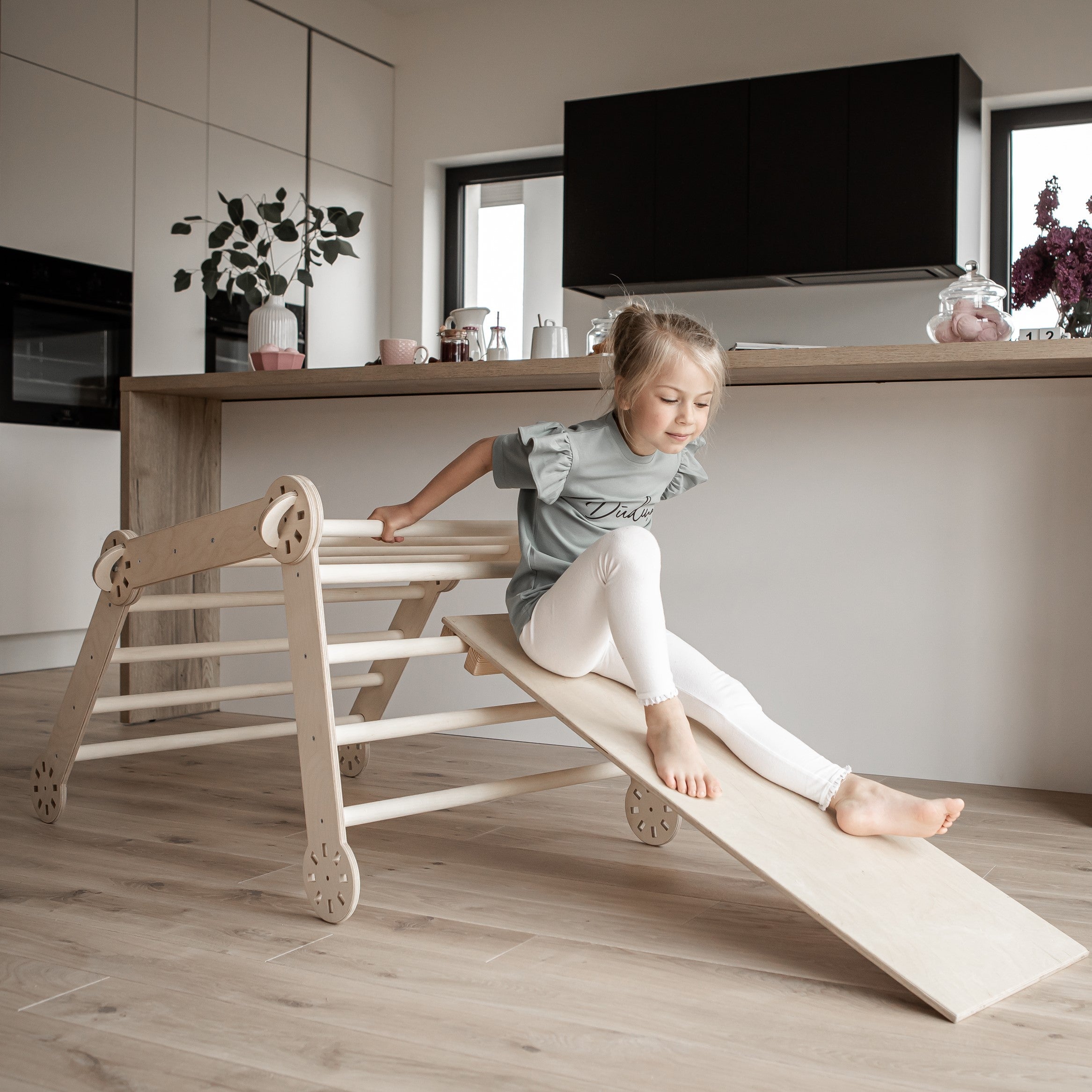 Transformuojama Montessori laipynė su rampa
