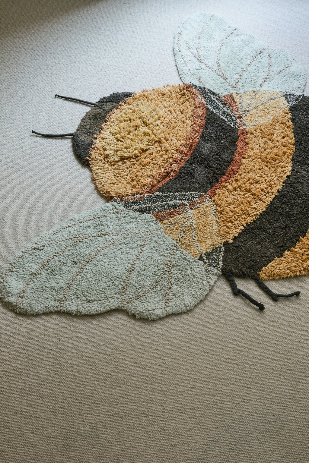 Skalbiamas kilimas „Bitė“, 115 × 150 cm